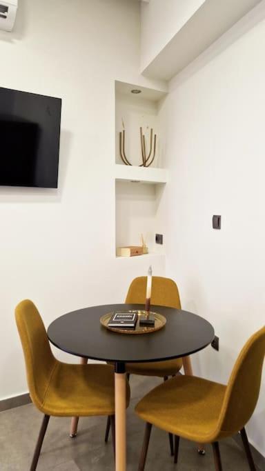 Faronita - Luxury Apt In The Heart Of Calamata Exterior foto