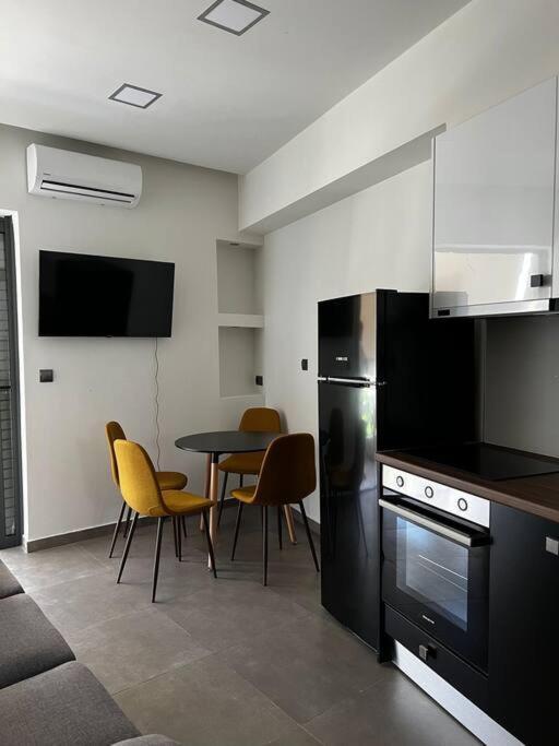 Faronita - Luxury Apt In The Heart Of Calamata Exterior foto