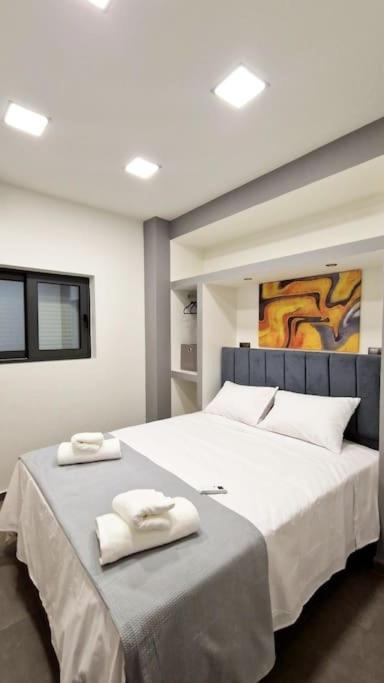 Faronita - Luxury Apt In The Heart Of Calamata Exterior foto