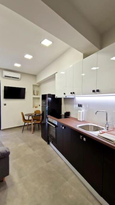 Faronita - Luxury Apt In The Heart Of Calamata Exterior foto